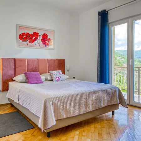 Laurus-1 By Interhome * Lovran