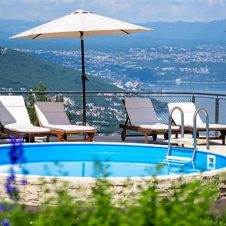 Laurus-1 By Interhome Lovran