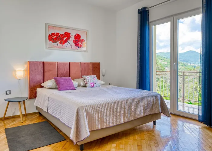 Laurus-1 By Interhome * Lovran