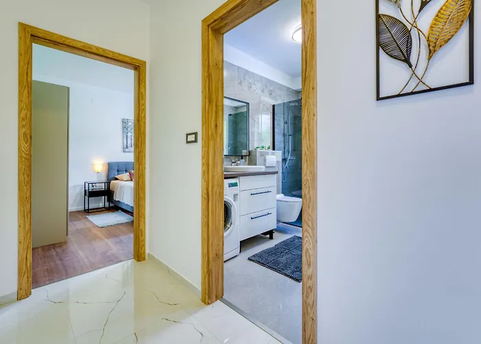 Laurus-1 By Interhome