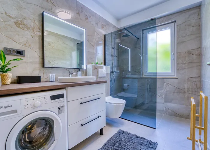 Laurus-1 By Interhome Apartamento