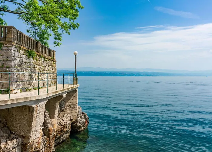 Laurus-1 By Interhome