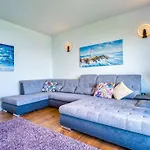 Laurus-1 By Interhome Appartement Lovran