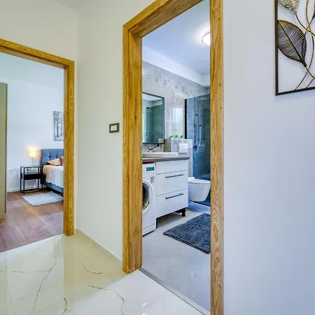 Laurus-1 By Interhome