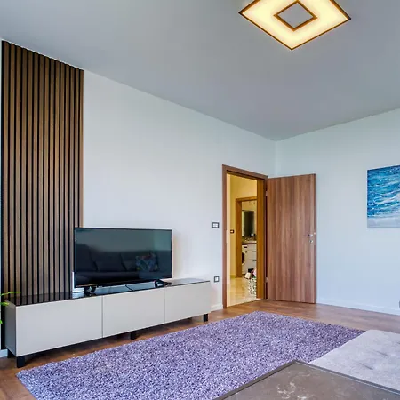 Laurus-1 By Interhome * Lovran