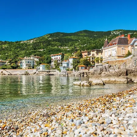 Laurus-1 By Interhome Appartement