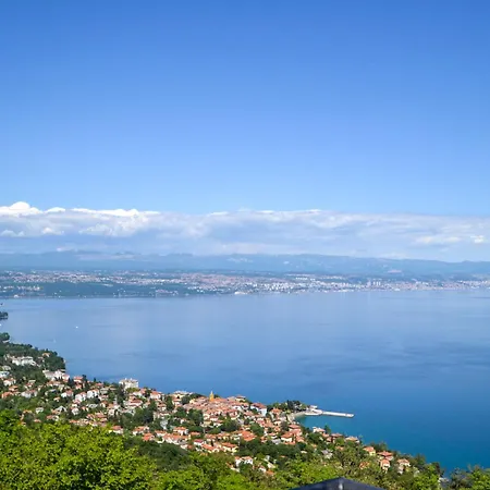 Laurus-1 By Interhome