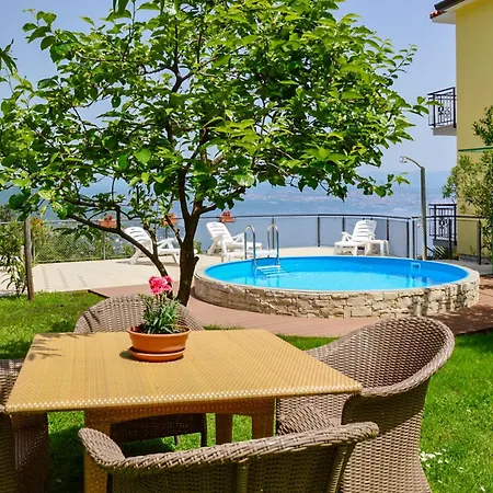 Apartment Laurus-1 By Interhome *