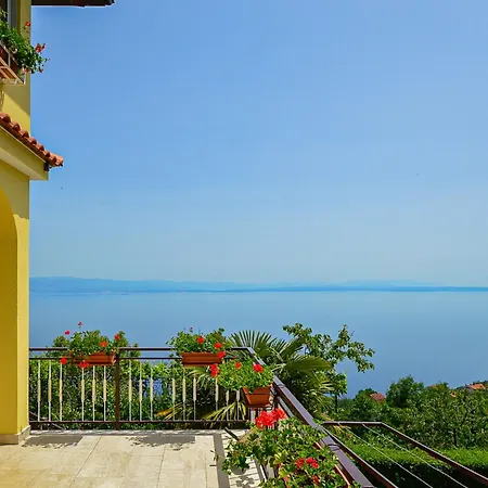 Appartement Laurus-1 By Interhome Lovran