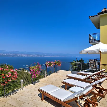 Laurus-1 By Interhome