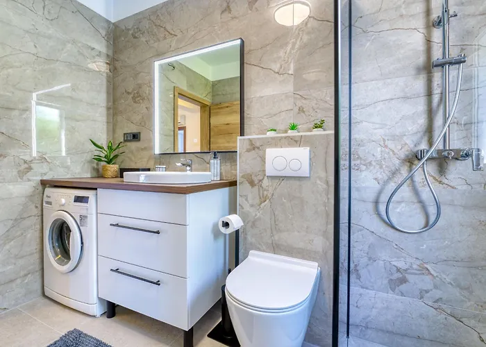 Laurus-1 By Interhome Lovran