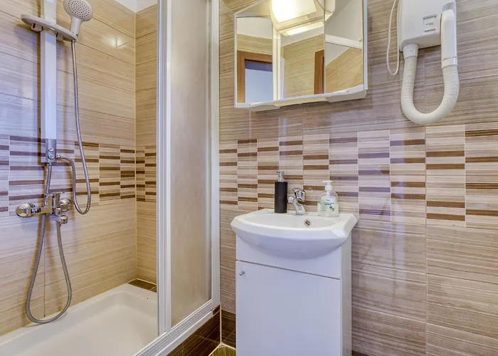 Apartment Laurus-1 By Interhome