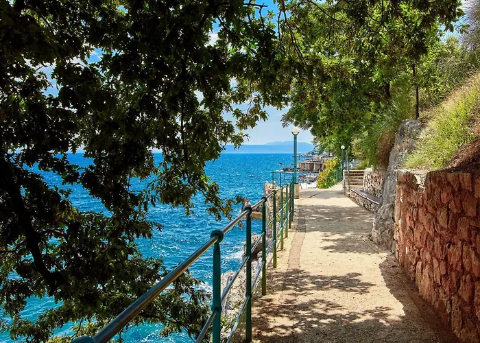 Apartment Laurus-1 By Interhome *